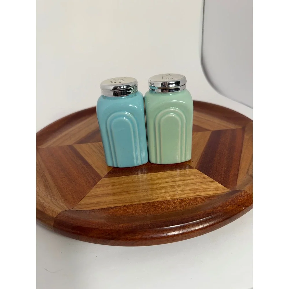 Vintage Art Deco Style Ceramic Salt and Pepper Shakers Pastel Blue Mint Green
